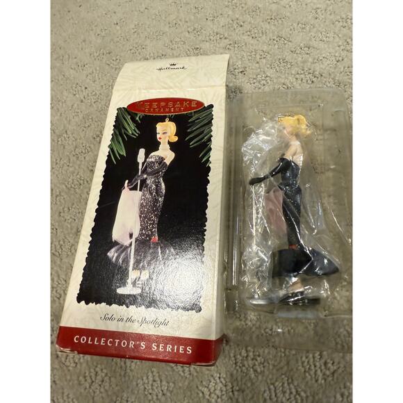 2 Barbi Hallmark ornaments‎ - Picture 5 of 6